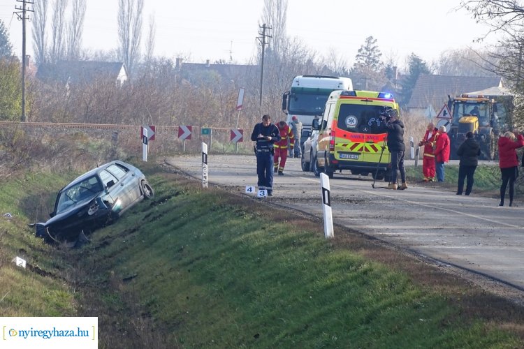 Újabb baleset történt Demecseren - Árokba csúszott egy személygépjármű szombat délelőtt