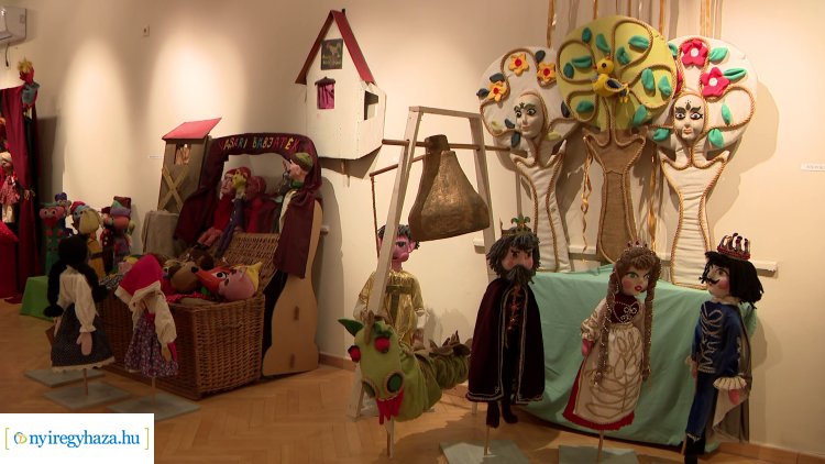 Kiállítás nyílt az egykori Mesekert Bábszínház bábjaiból a Jósa András Múzeumban