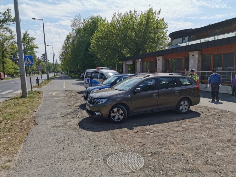 Baleset a Sóstói úton - Egy autó megállt a zebránál, a mögötte érkező nekiment