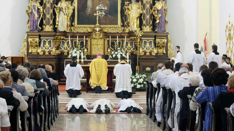 Május 4-től korlátozottan, de ismét látogathatóak lesznek a liturgiák 