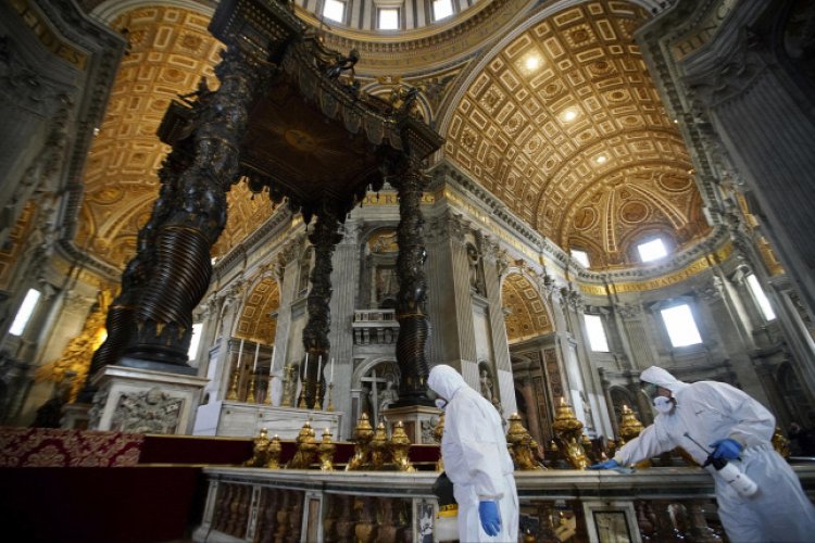 Fertőtlenítették a Szent Péter-bazilikát az újranyitásra    