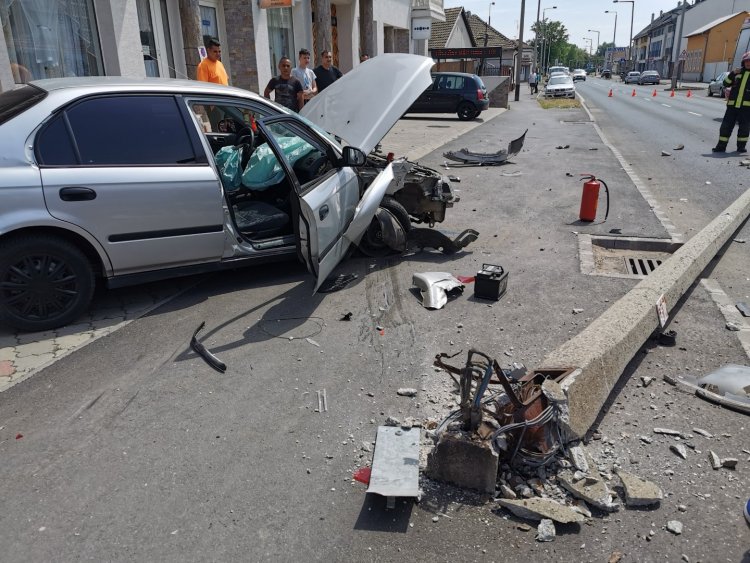 Megsodródott majd falnak csapódott egy jármű a Debreceni úton