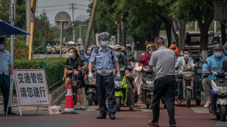 Pekingben újabb korlátozásokat vezettek be - Tovább nőtt a koronavírusos fertőzöttek száma