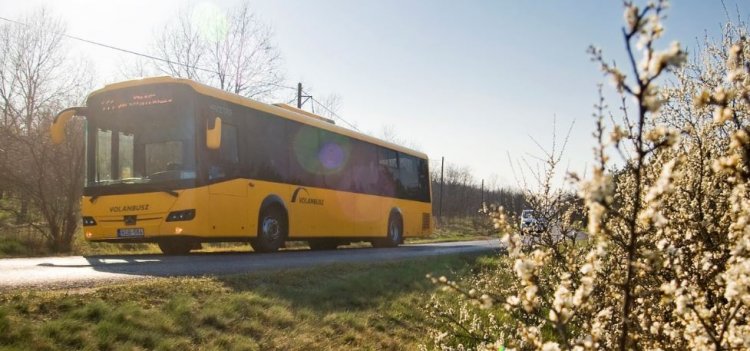 Volánbusz: újabb viszonylatokon lépnek életbe járványügyi menetrendek