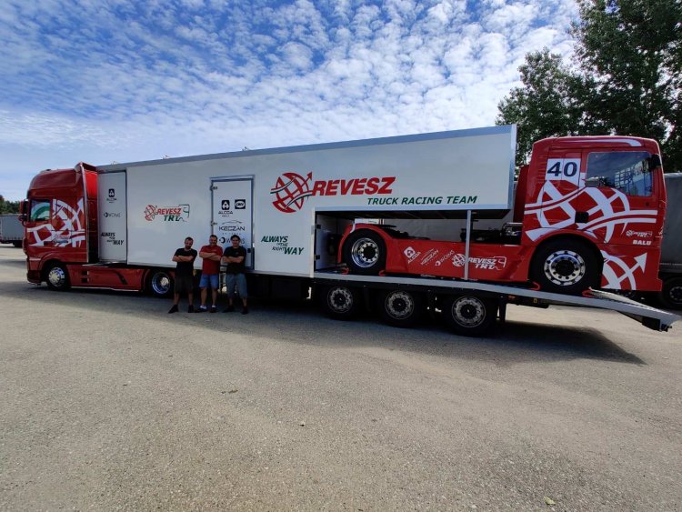 Kiss Norbi elindult Csehországba - Nyíregyházi kamionnal harcol a győzelemért 