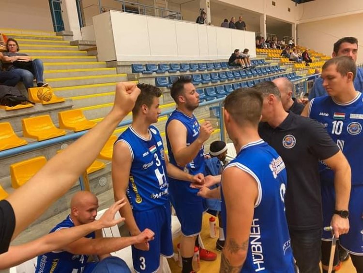 Győzelem az edzőmeccsen - Tiszaújvárosban játszottak a kosarasok