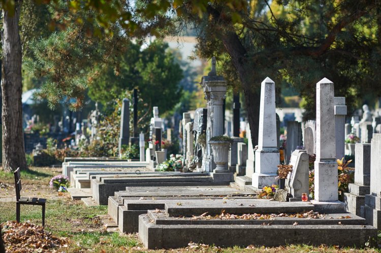 A temetők fejlesztései mindenszentekig befejeződnek - Lakossági igények alapján