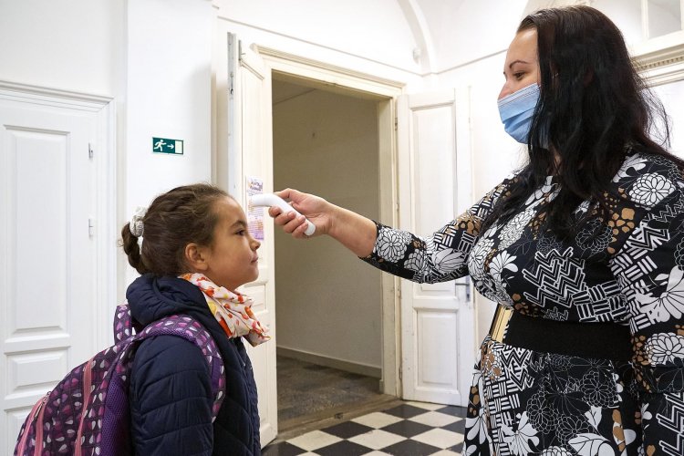 Járványügyi szabályok az iskolákban – A Túróczyban online térbe költözik a nyílt nap