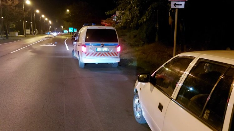 Figyelmetlenül kanyarodó sofőr okozott balesetet a Tiszavasvári úton