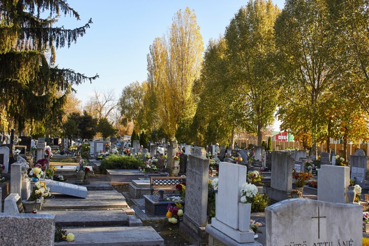 Csak november közepén téliesítik a vízvételi helyeket a temetőkben