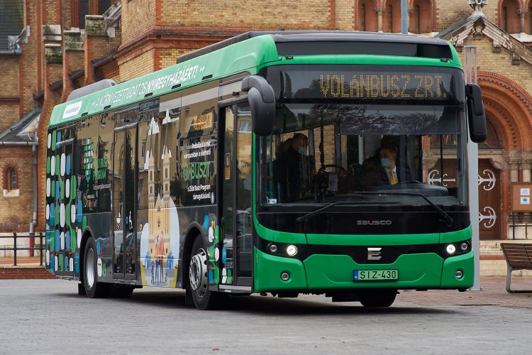 Elstartolt Nyíregyházán a Zöld Busz Mintaprojekt – Szombattól járja az utakat a zöld busz