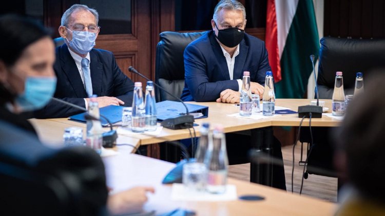 Orbán: A jelenleg lefoglalt intenzív ágykapacitás háromszorosa még rendelkezésre áll