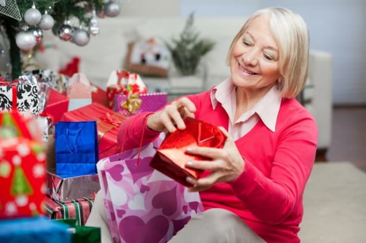 Több mint 25 ezer nyíregyházi nyugdíjasnak küld karácsonyi csomagot az önkormányzat