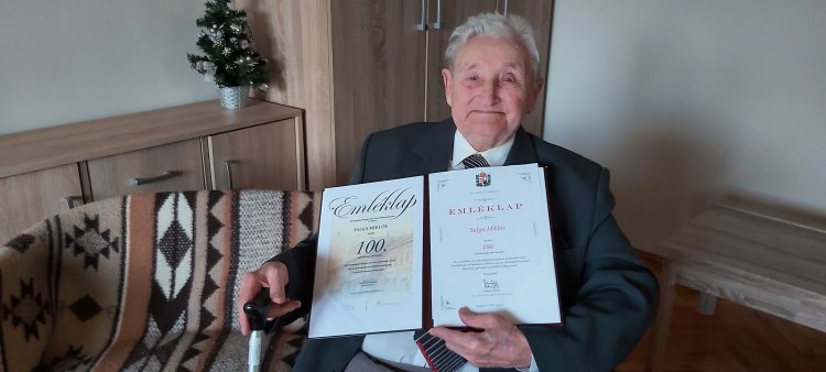 Különleges módon ünnepli városunk a szépkorúakat – Salga Miklós 100 éves lett!
