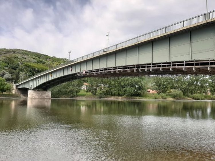 A megbontott szakasz felújítási munkálatai elkészültek a tokaji Tisza-hídon