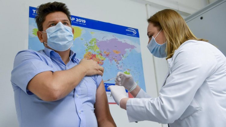 Galgóczi: a Pfizer vakcinája a második oltástól számítva egy hét után fejti ki hatását