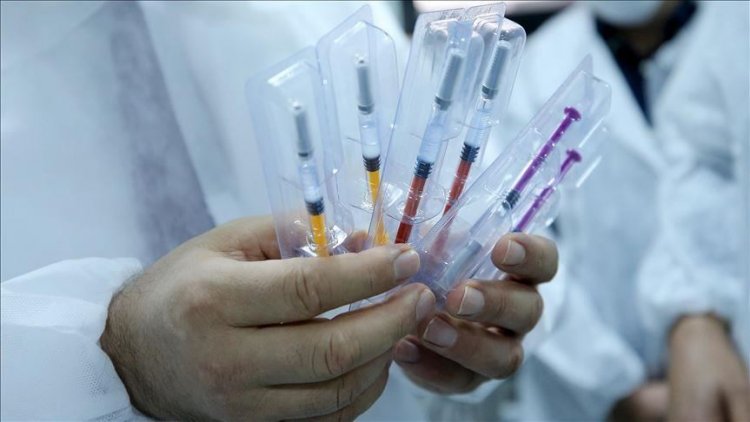 Folyamatos az oltás – Hamarosan érkezik az első adag orosz vakcina 