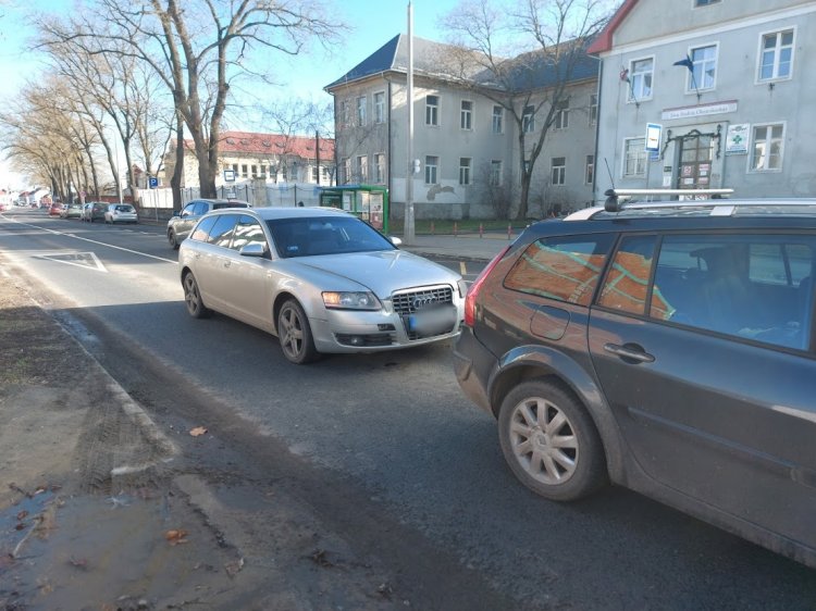 Karambol a Bocskai utcán: lassított a sofőr a zebránál, a mögötte érkező belerohant