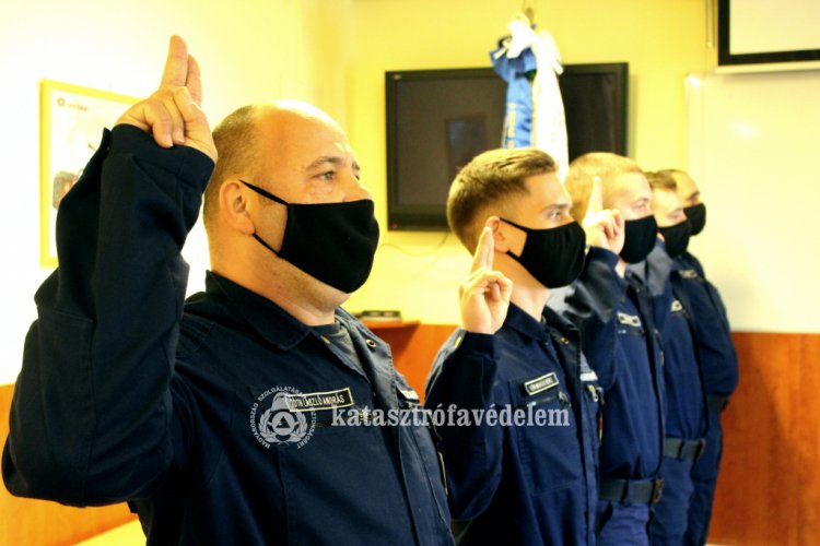 Kilencvenkilenc újonc tűzoltó lép szolgálatba – Öten Szabolcs-Szatmár-Bereg megyében!