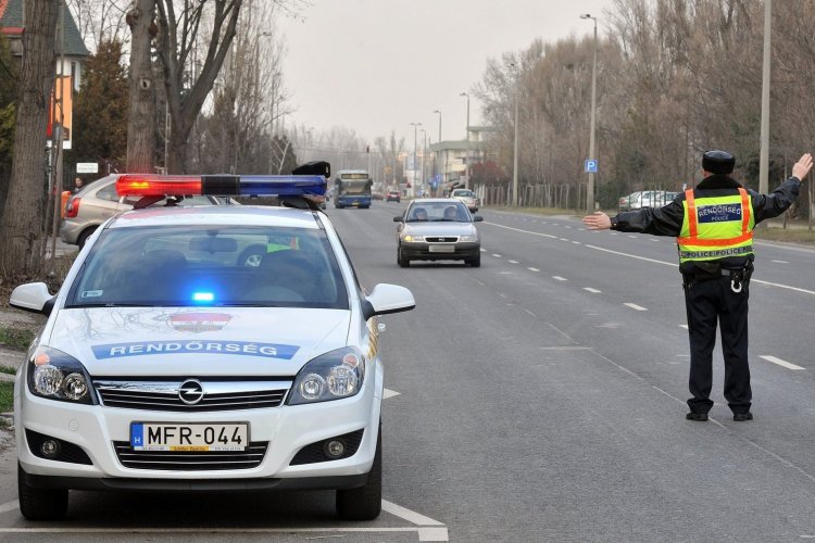 Országos ellenőrzést tart a rendőrség az utakon             