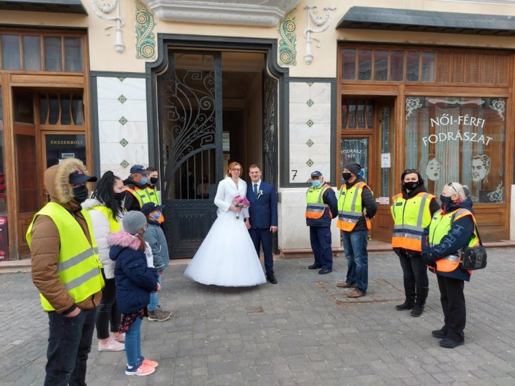 Különleges polgárőr esküvő volt a hétvégén Nyíregyházán             