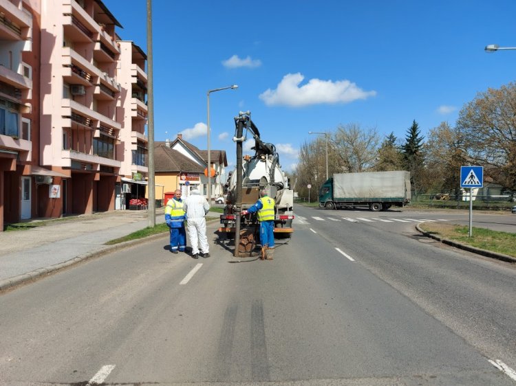 Befejeződtek a csatornamosási munkák a Vasvári Pál utcán          