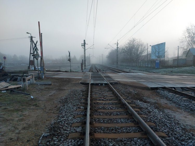 Befejeződött a Tokaji úti vasúti átjárónál a törött sínpár javítása