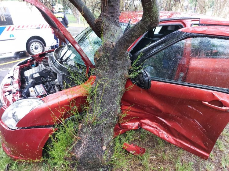 Baleset történt a Korányi Frigyes utcánál, egy személy megsérült