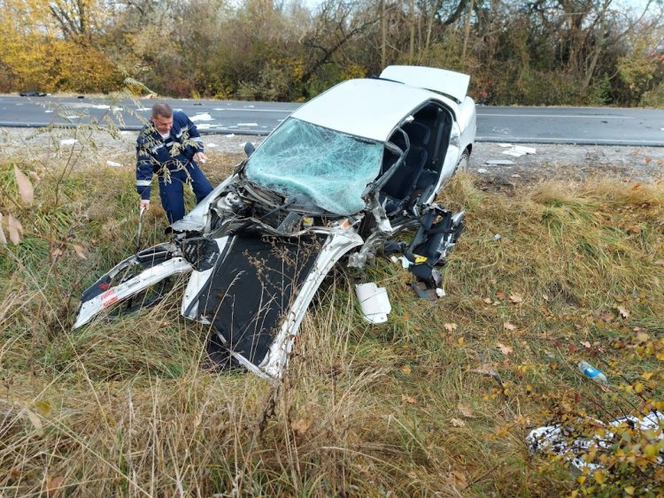 Megrázó fotók a 4-es főúton történt balesetről – Egy súlyos és egy könnyű sérült kórházban