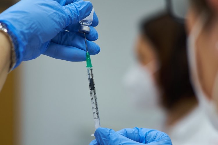 Kihelyezett oltás – 62 dolgozó kapott vakcinát a Polgármesteri Hivatalban