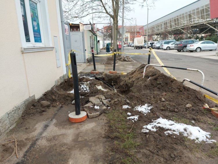 Erősáramú kábelek helyreállítását végzi a TITÁSZ a Búza téren és környékén