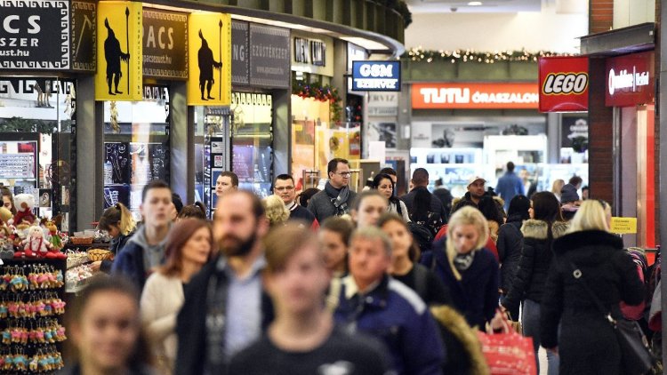 Karácsony után megindul az ajándékok cseréje a boltokban