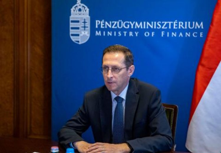 Varga Mihály: idén januárban 1500 milliárd forinttal csökkentettük az adókat