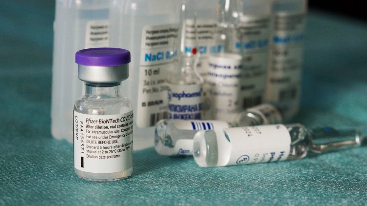 Pfizer: megérkezett az újabb szállítmány az 5-11 éves korosztály számára kifejlesztett vakcinából