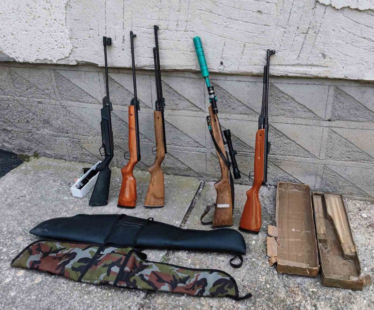 Lőfegyvereket és lőszereket foglaltak le a szabolcsi rendőrök