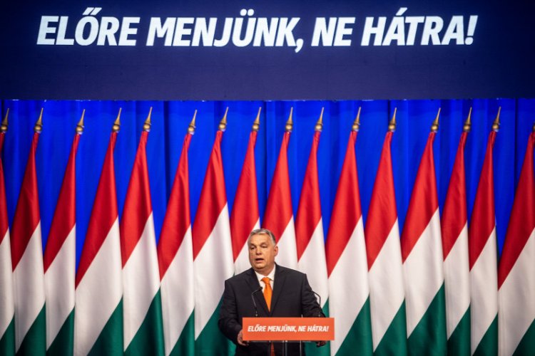 Orbán Viktor: Meghosszabbítjuk a benzinárstopot