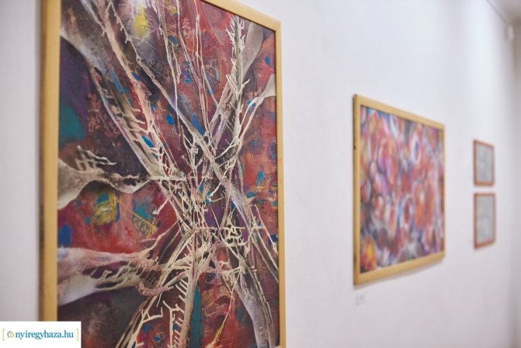 Tavaszi Tárlat – A Városi Galériában nyílt a nyíregyházi képzőművészek hagyományos márciusi kiállítása