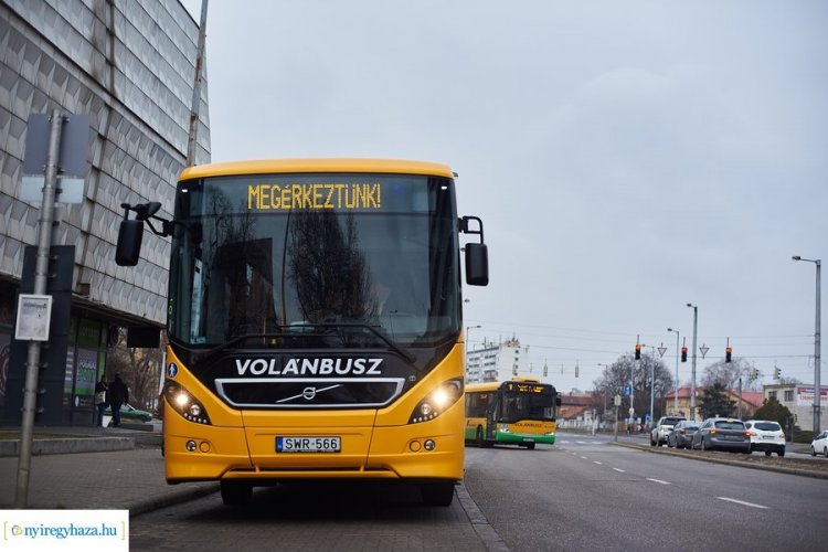 Új buszokon utazhatunk – Öt járművel bővült a Volánbusz Zrt. megyei flottája