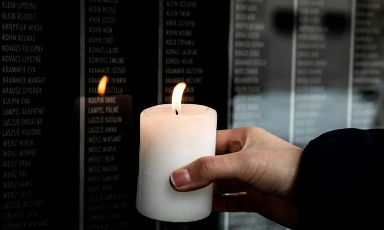 Holokauszt-emléknap – A holokauszt több százezer magyar áldozatára emlékezünk ma