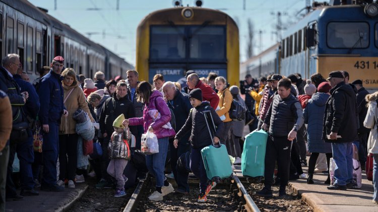 ORFK: Több mint tízezren érkeztek kedden Ukrajnából