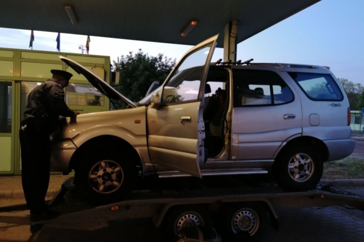 Körözött autó a csengersimai határátkelőhelyen 