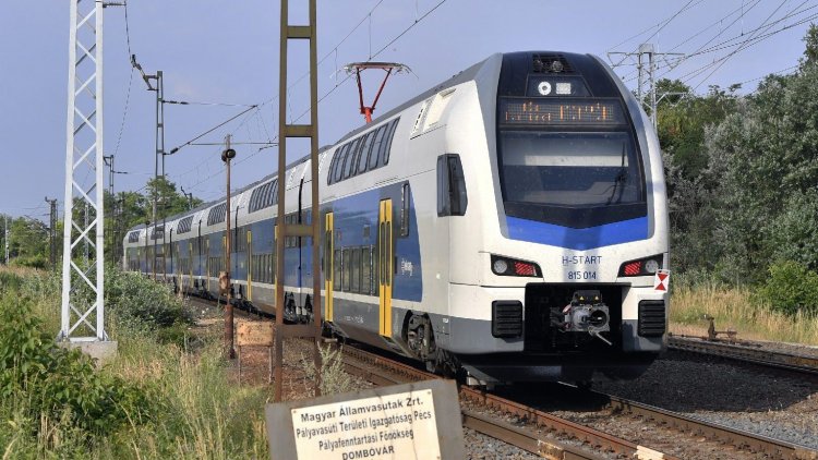 Mávinform: Változik a vonatok, a HÉV és a Volánbusz-járatok menetrendje pünkösdkor