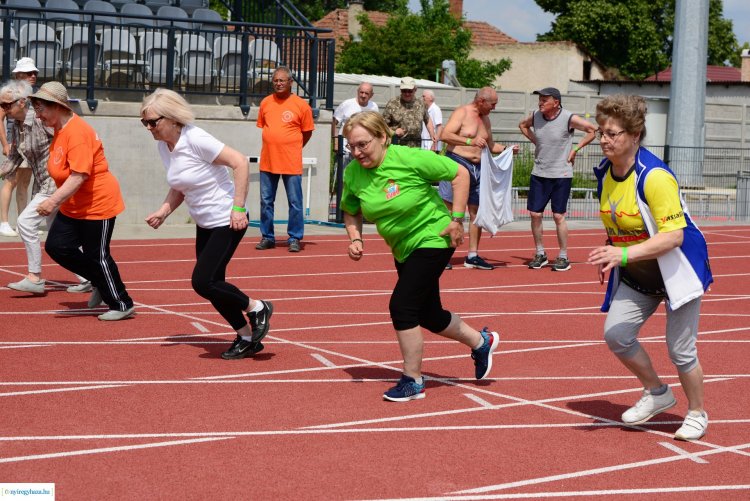 VII. Szépkorúak Sporttalálkozója – Mintegy ötszázan sportoltak az Atlétikai Centrumban