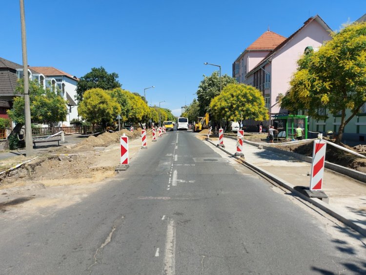 Buszmegállók kialakítása miatt útszűkületre kell számítani a Széchenyi utca végén