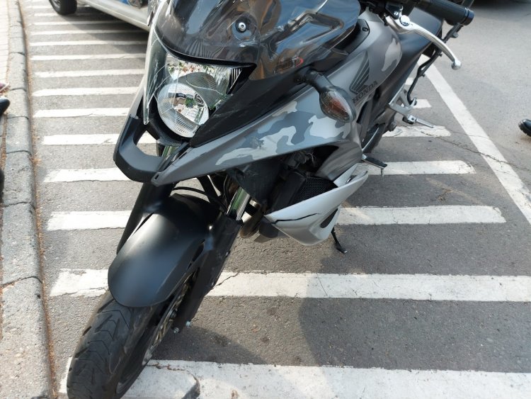 Egy motoros és egy autós ütközött össze a Zrínyi Ilona utcán