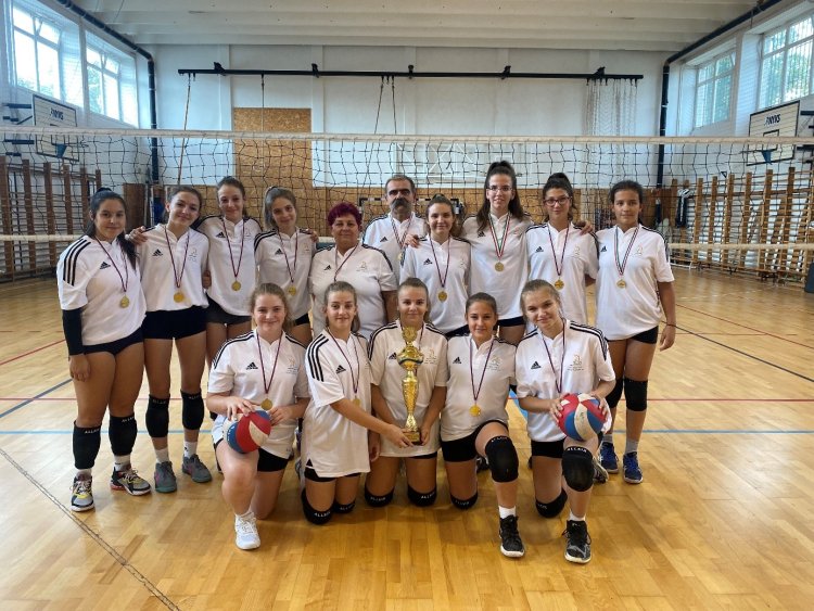 Presov kupa – Nemzetközi Testvérvárosi Tornán a Móricz iskola U15-ös leány röplabda csapata 