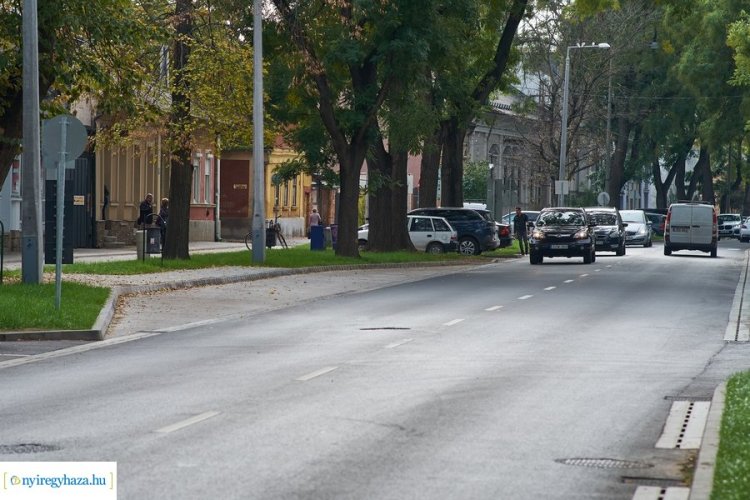 Belvárosi útfelújítások – Elkészült a Szarvas utca korszerűsítése is
