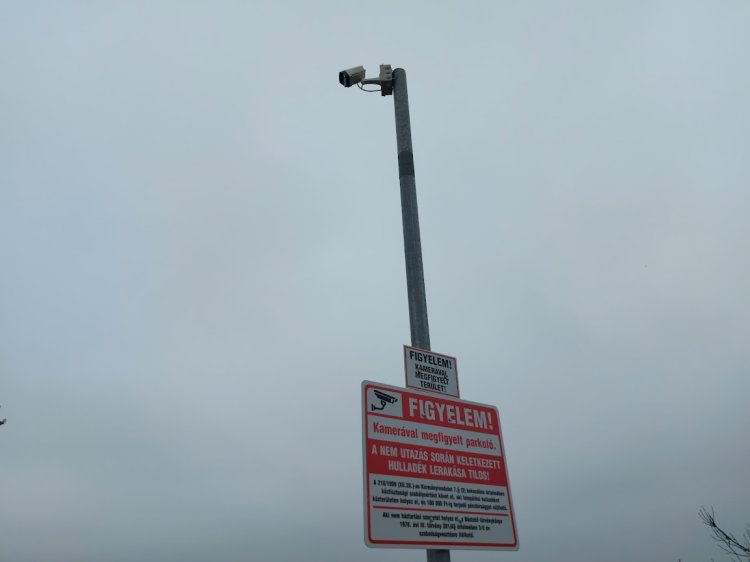 Térfigyelő kamerákat telepítettek több főútvonal mellett, a város határain kívül