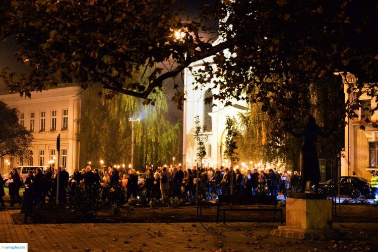 Fáklyás felvonulással emlékeznek idén is a reformáció ünnepén Nyíregyházán, forgalomkorlátozás várható a belvárosban