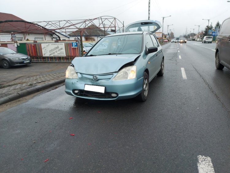 Ráfutásos baleset történt a Debreceni úton